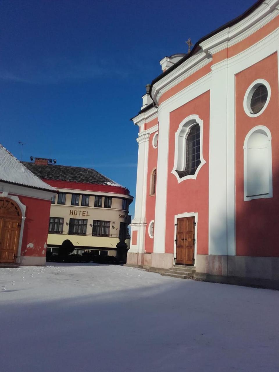 Hotel Srejber Cerveny Kostelec Exterior photo